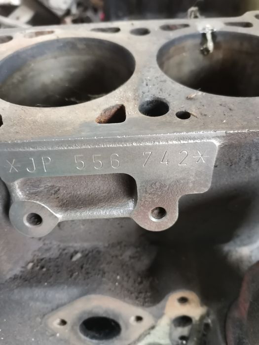 Vînd bloc motor Volkswagen din anii 90.