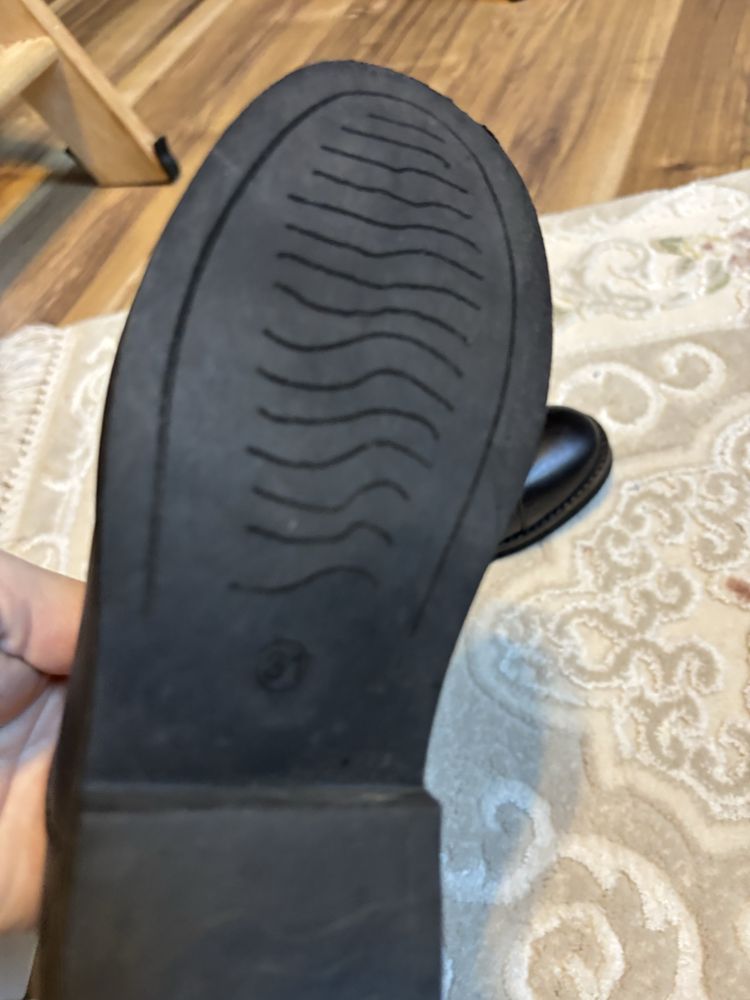 Pantofi si bluza baieti!