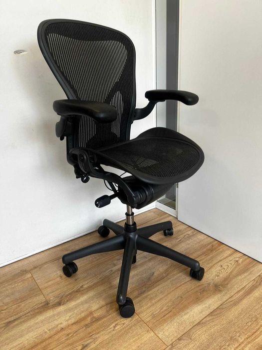 Refurbished Herman Miller Aeron Graphite Posturefit