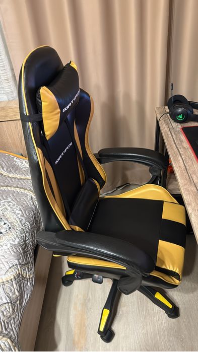 Игровое компьютерное кресло