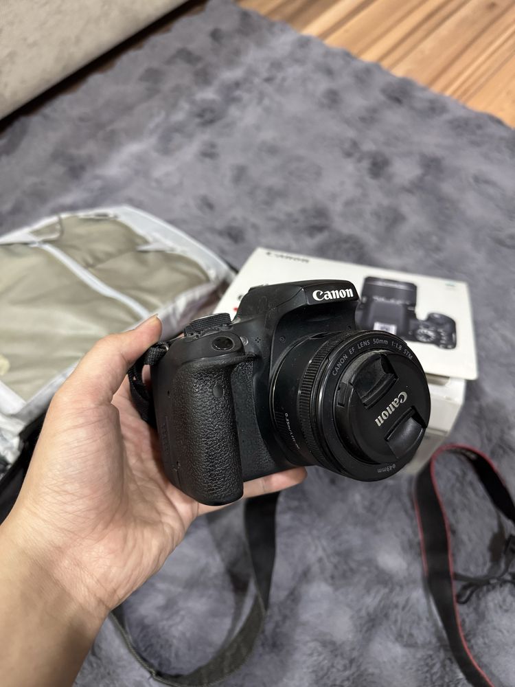 Продаю камеру Canon 750D 18-55 Kit