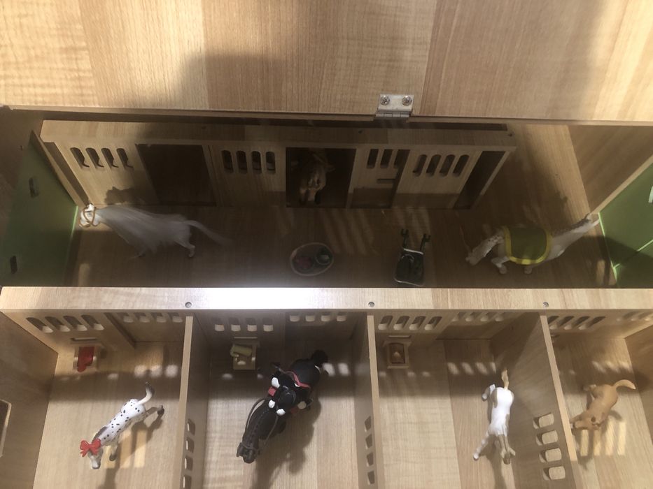 Детска конюшня с коне Schleich и аксесоари