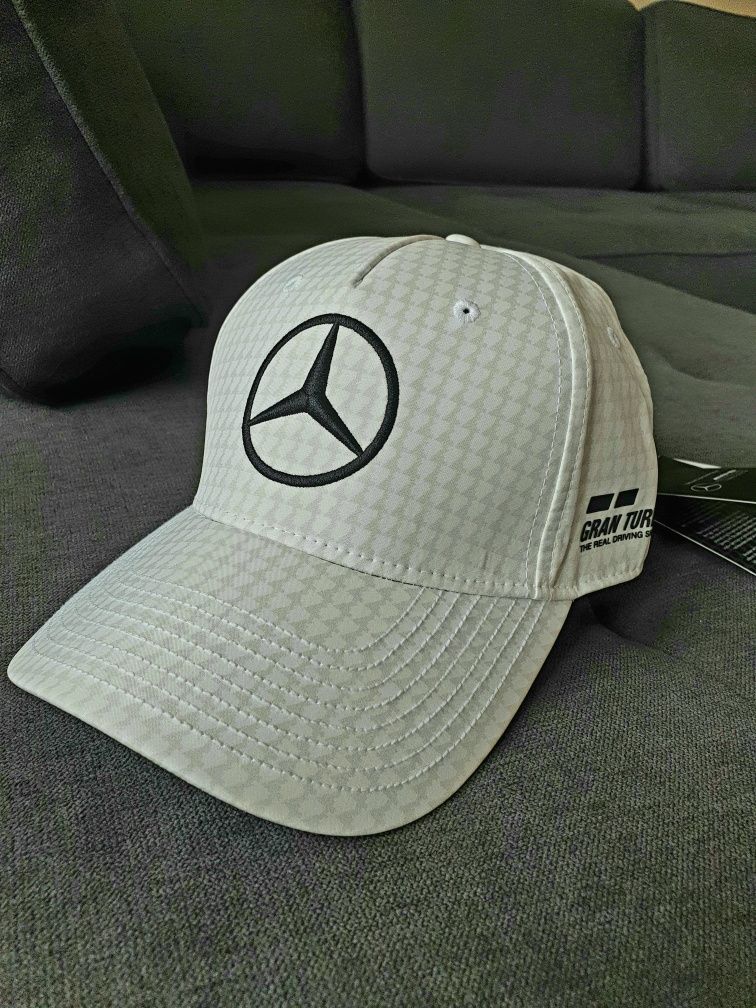 Шапки Mercedes-Benz AMG F1