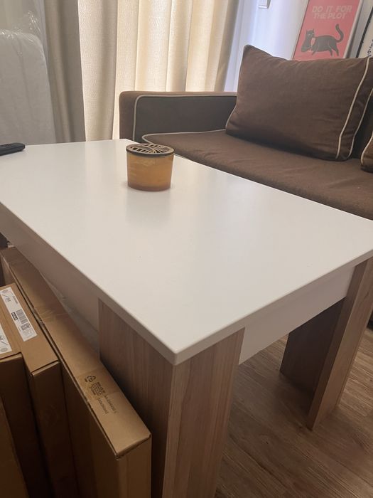 Бяла холна масичка