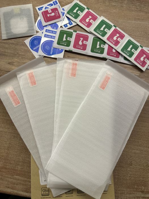 5бр стъклен протектор 12 про iphone + подарък