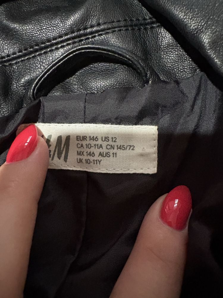 Продавам детски якета за момиче