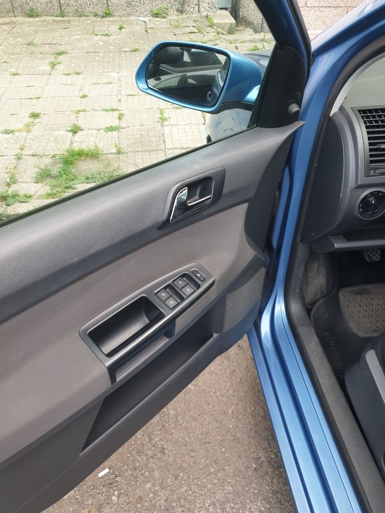 VW Polo 1.4 Син цвят