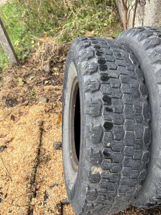Гуми за УАЗ в много добро състояние
