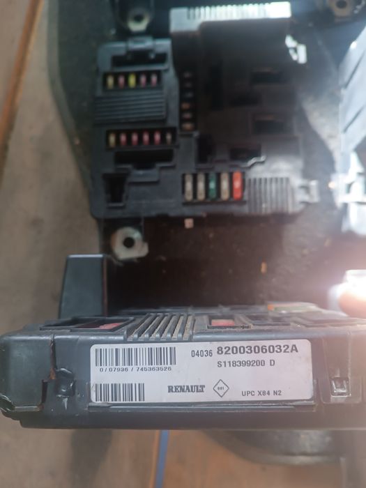 UPC tablou siguranțe Renault Megane2 Scenic2 Fluence Megane3 Scenic3