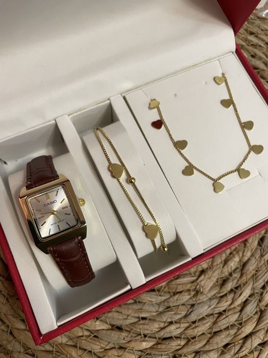 Часы женские и наборы коробка пакет