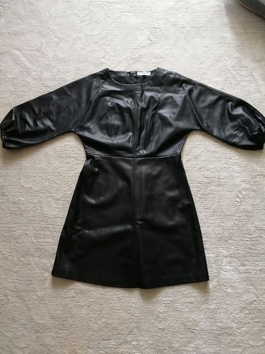Коженое платье Mango