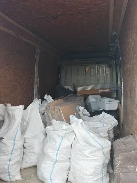Ridic orice tip de deșeuri din construcții și amenajări.