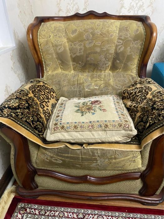 Диван с креслами