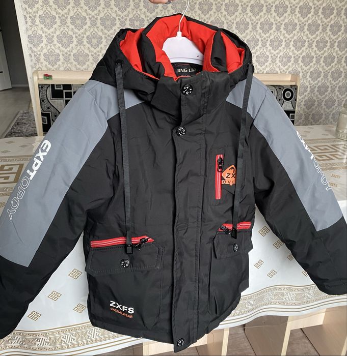 Продам зимнюю куртку