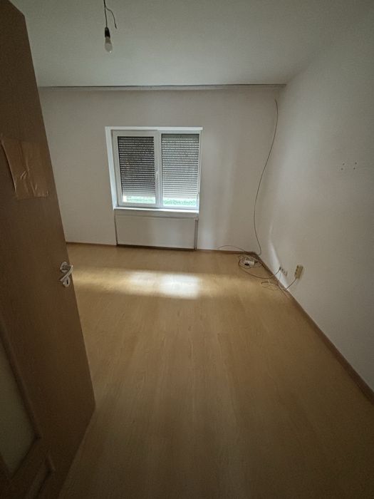 Casa de vanzare in centrul Salardului