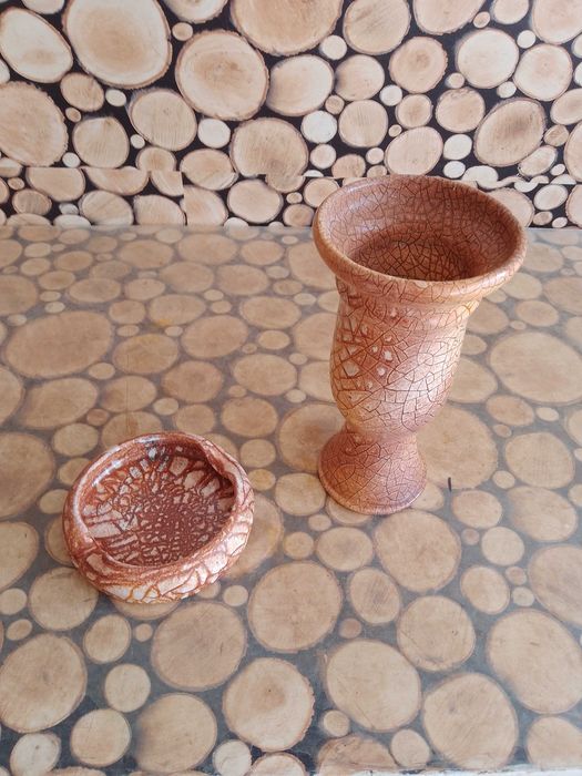 Продавам комплект - ваза и пепелник