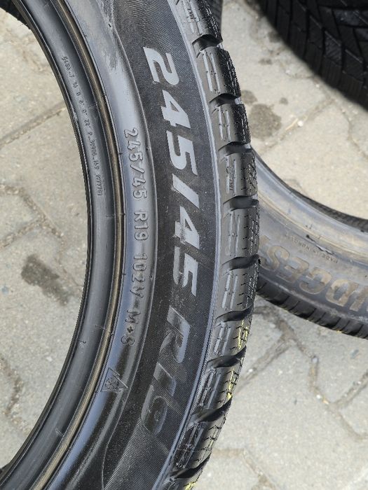 245 45 19 Pirelli