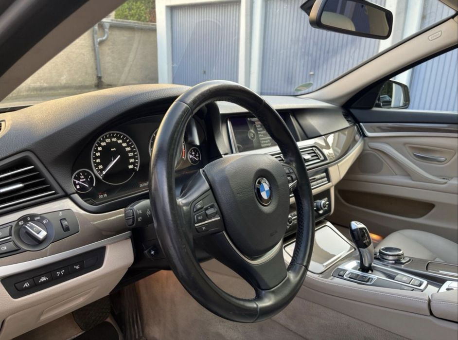 BMW 530d Limousine Modern Line 4 butoane