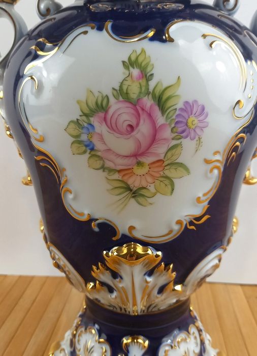 Две порцеланови вази - Hollohaza, Унгария