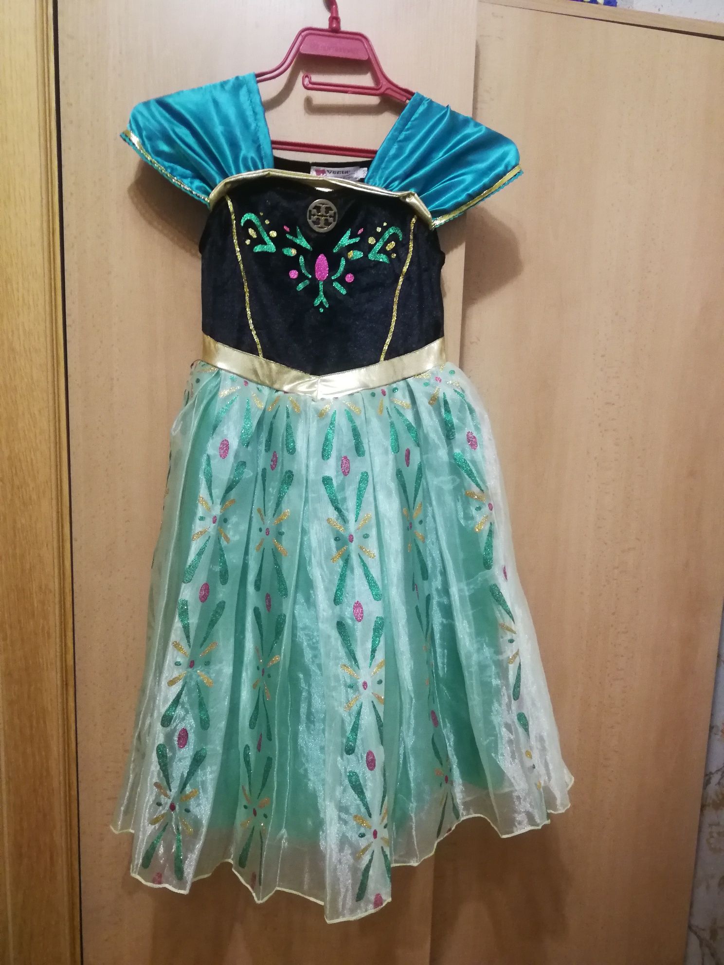 Детск повивалник, играчки, рокли и др.