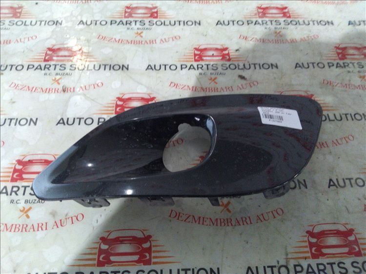 grila proiector stanga 1.6 hdi peugeot 308 an fabr. 2015