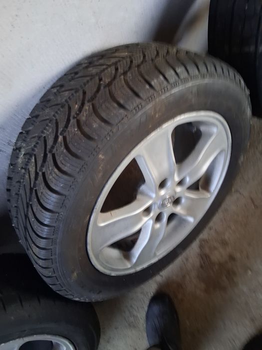 Vând cauciucuri de iarna