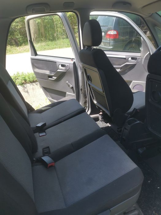 Vand urgent opel meriva 1. 6 benzină adusa recent