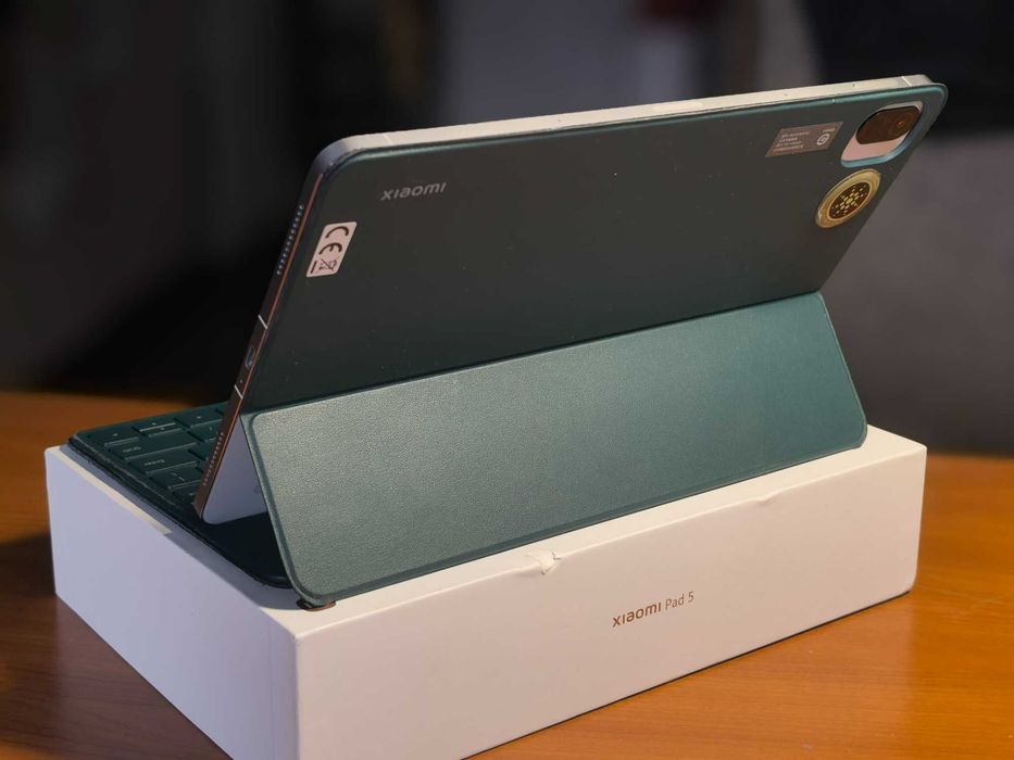 Xiaomi Pad 5 + tastatură originală