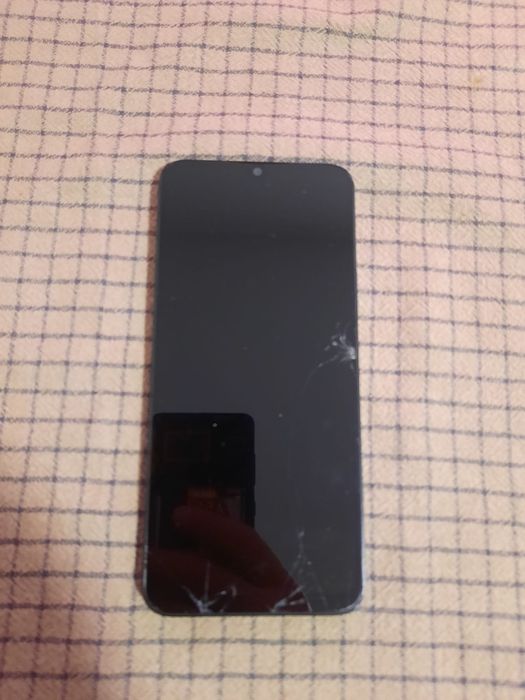 Honor x6b și Samsung Galaxy A51