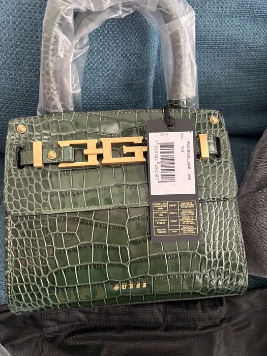 Чанта GUESS. 100% оригинал.Нова.Естествена кожа.С етикети,всичко от до
