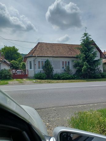 De vânzare o casă familială în localitatea Ilieni ( com.Gh.-Doja)