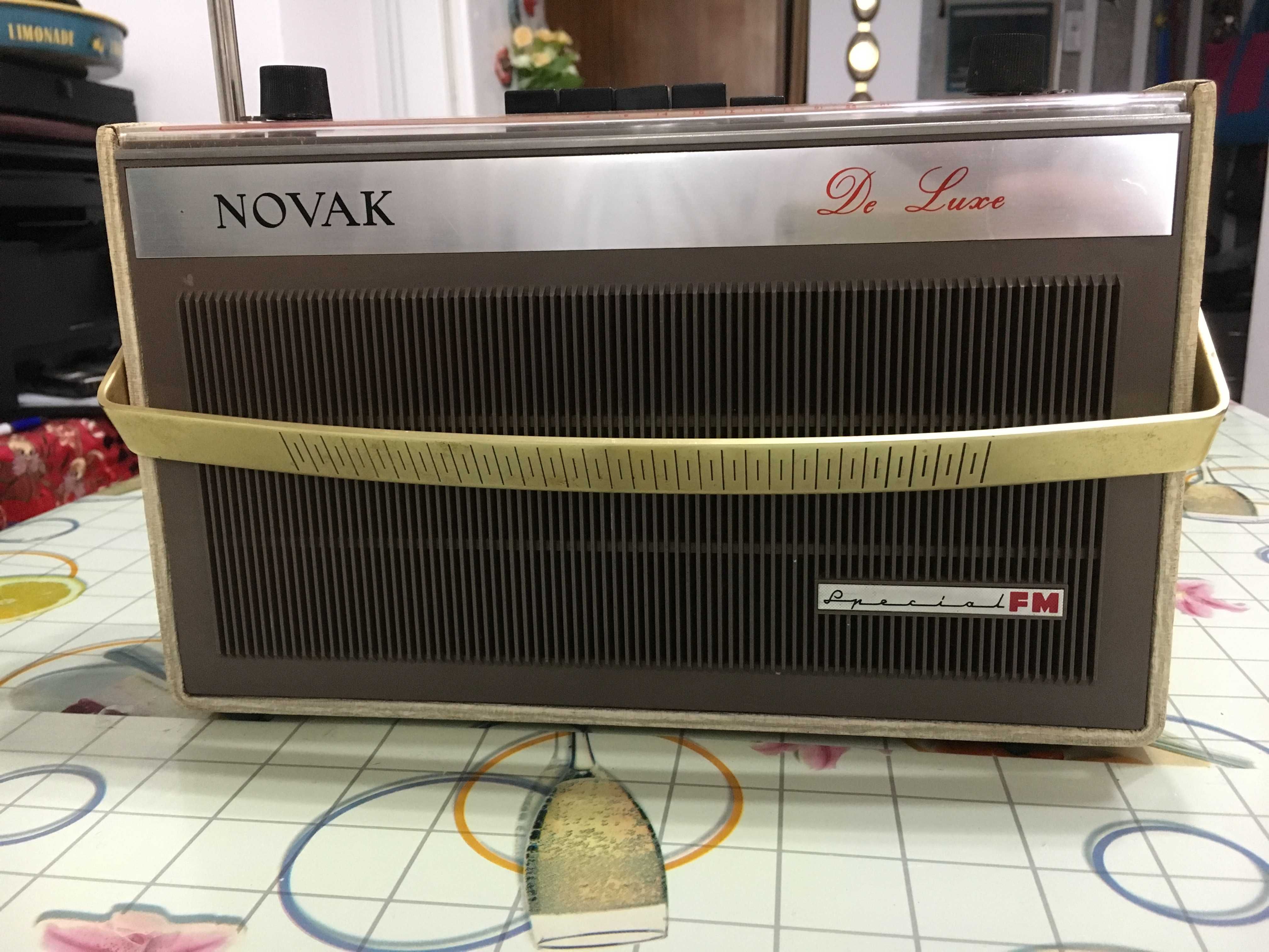 radio Novak de Luxe