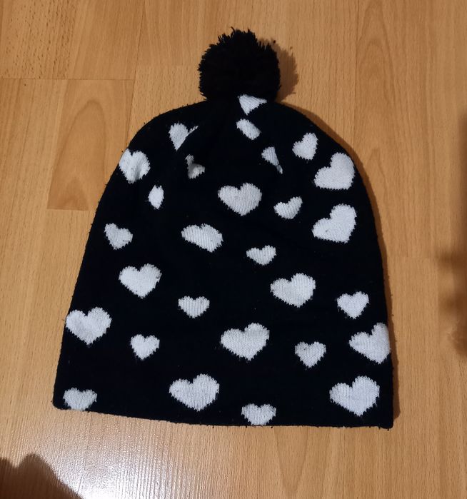 Продавам детски шапка