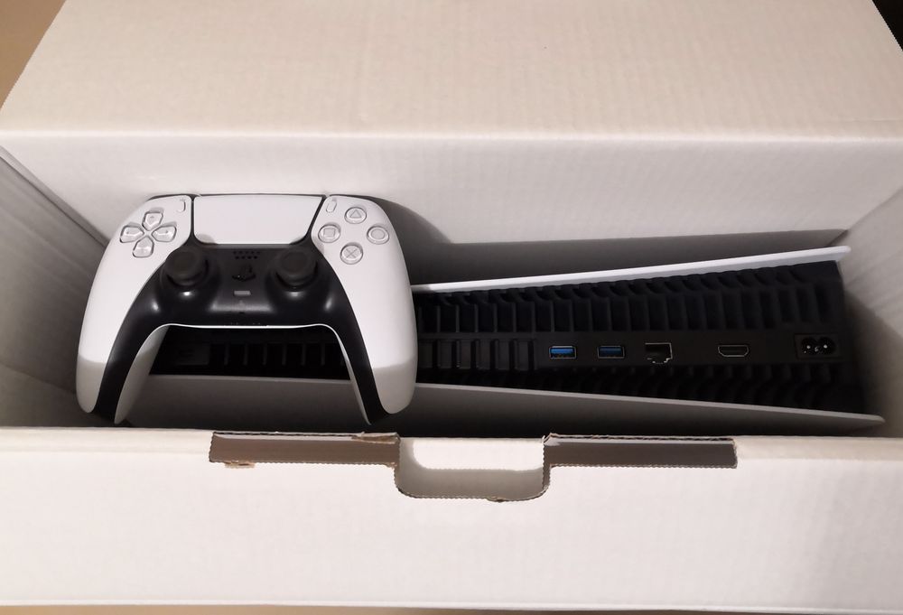 Playstation 5 / PS5 Digital + 32 jocuri