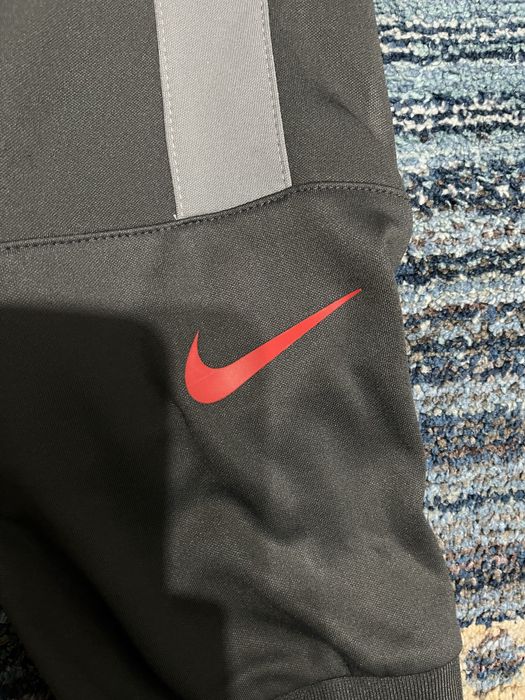 Pantaloni Nike.