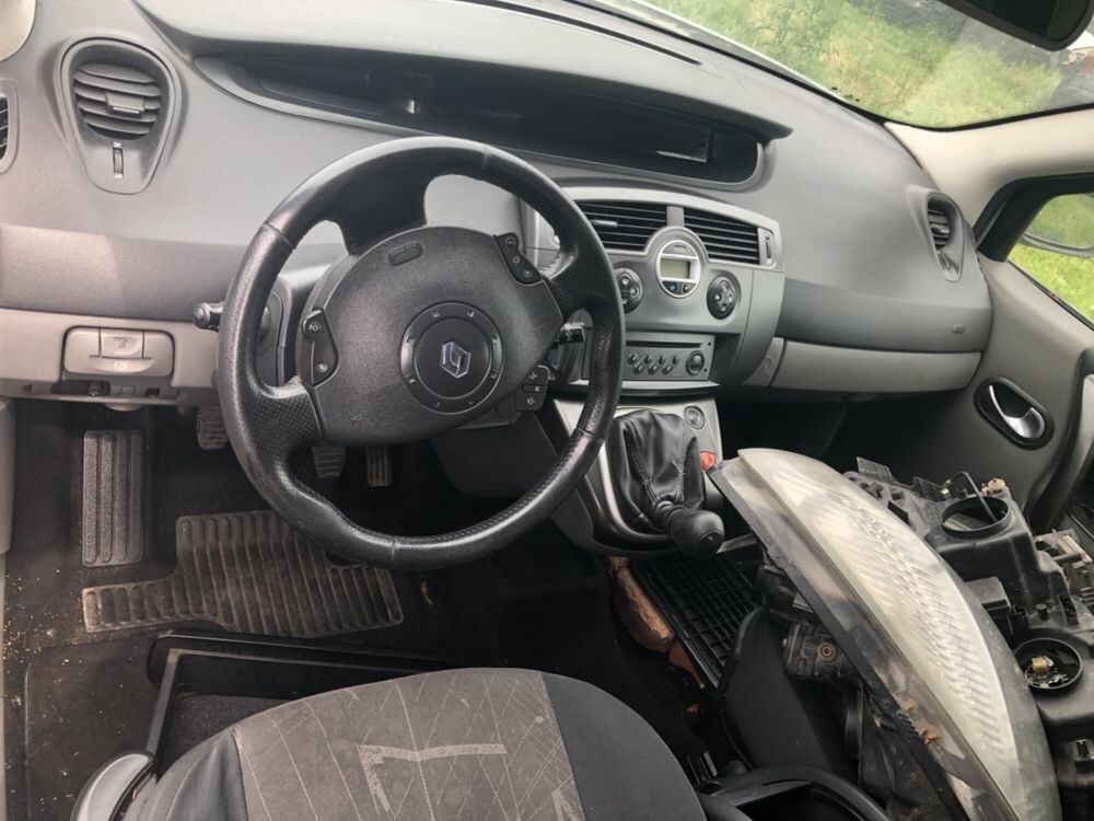 Renault Scenic 2004г. на части