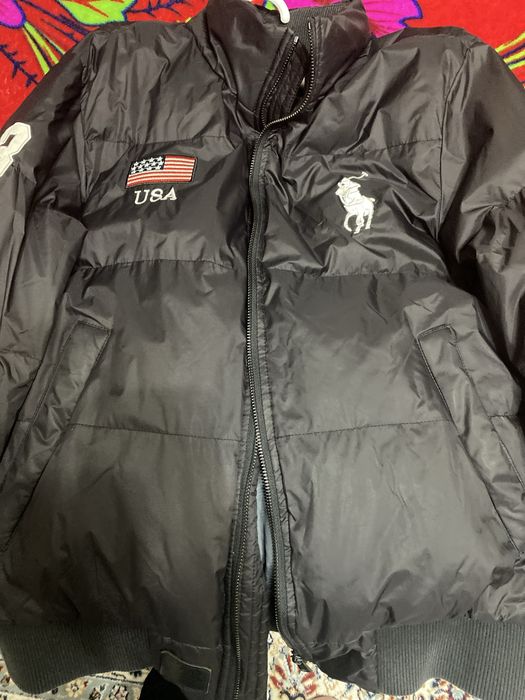 Кутрка мужская теплая черного цвета на стнтепоне