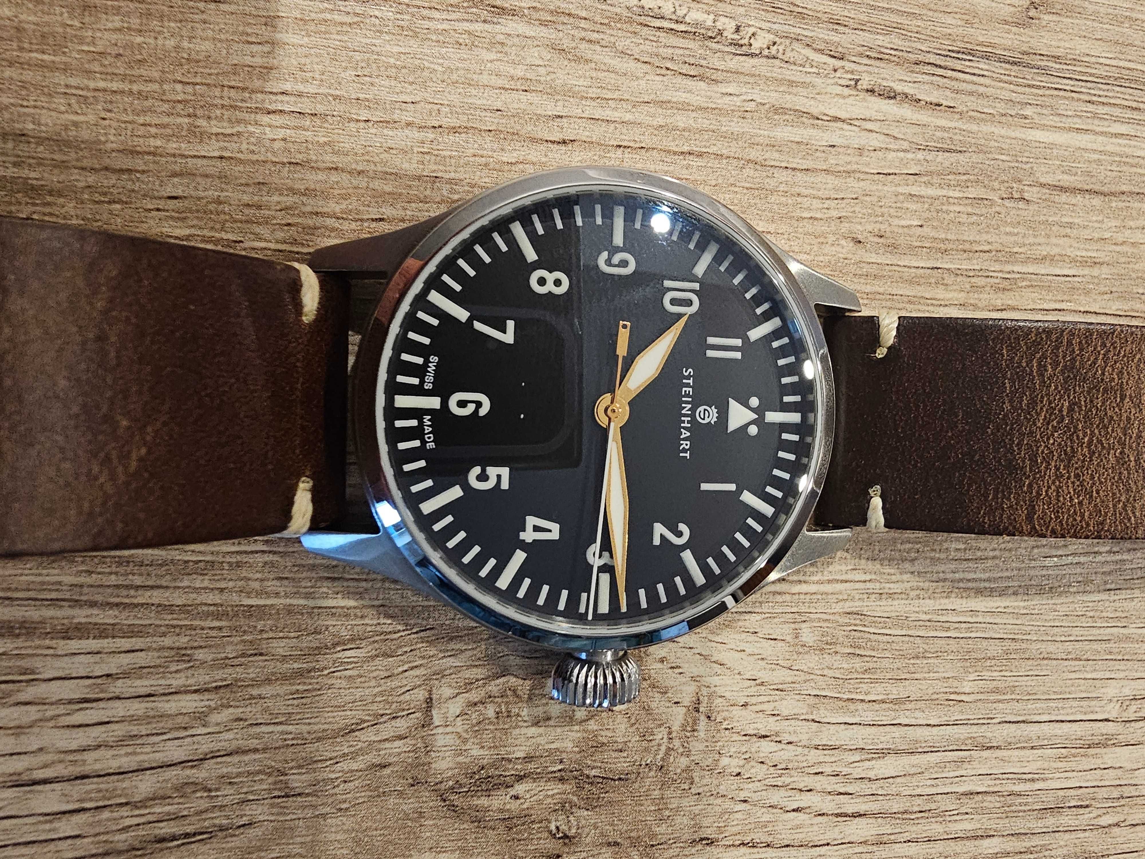 Steinhart Nav-B Uhr 44 Premium Automatik
