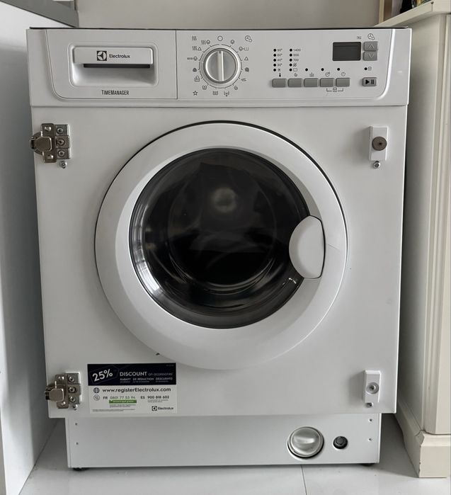 Пералня със сушилня Electrolux за вграждане