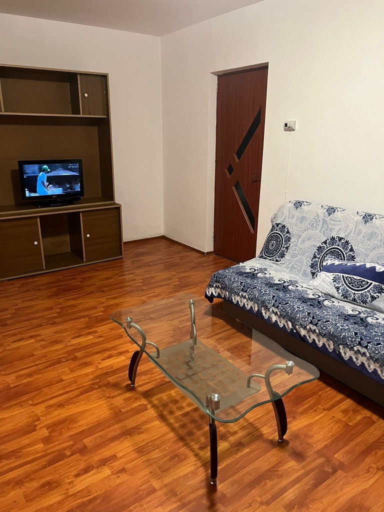 Închiriez apartament.Regim hotelier!
