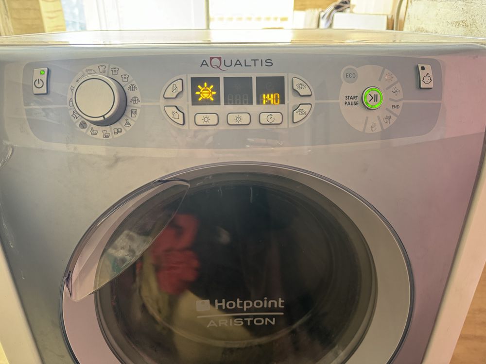 Сушилня Аристон hot point