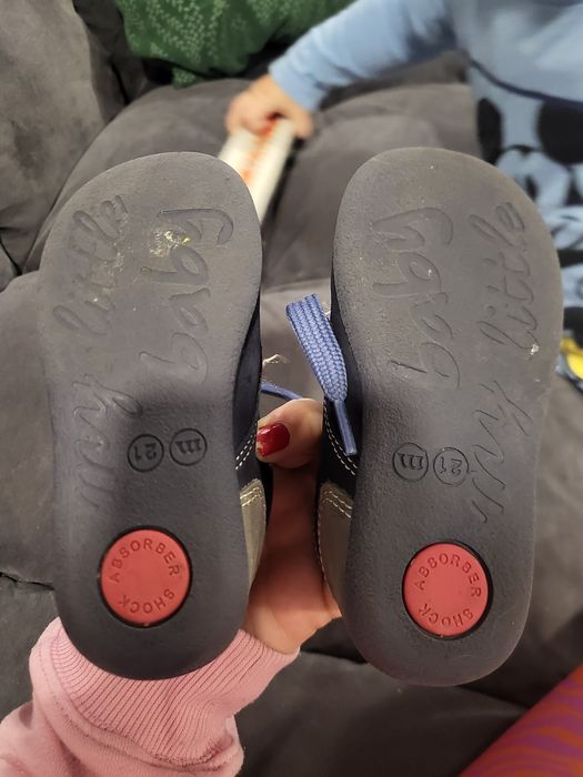 Vând papucia Melania