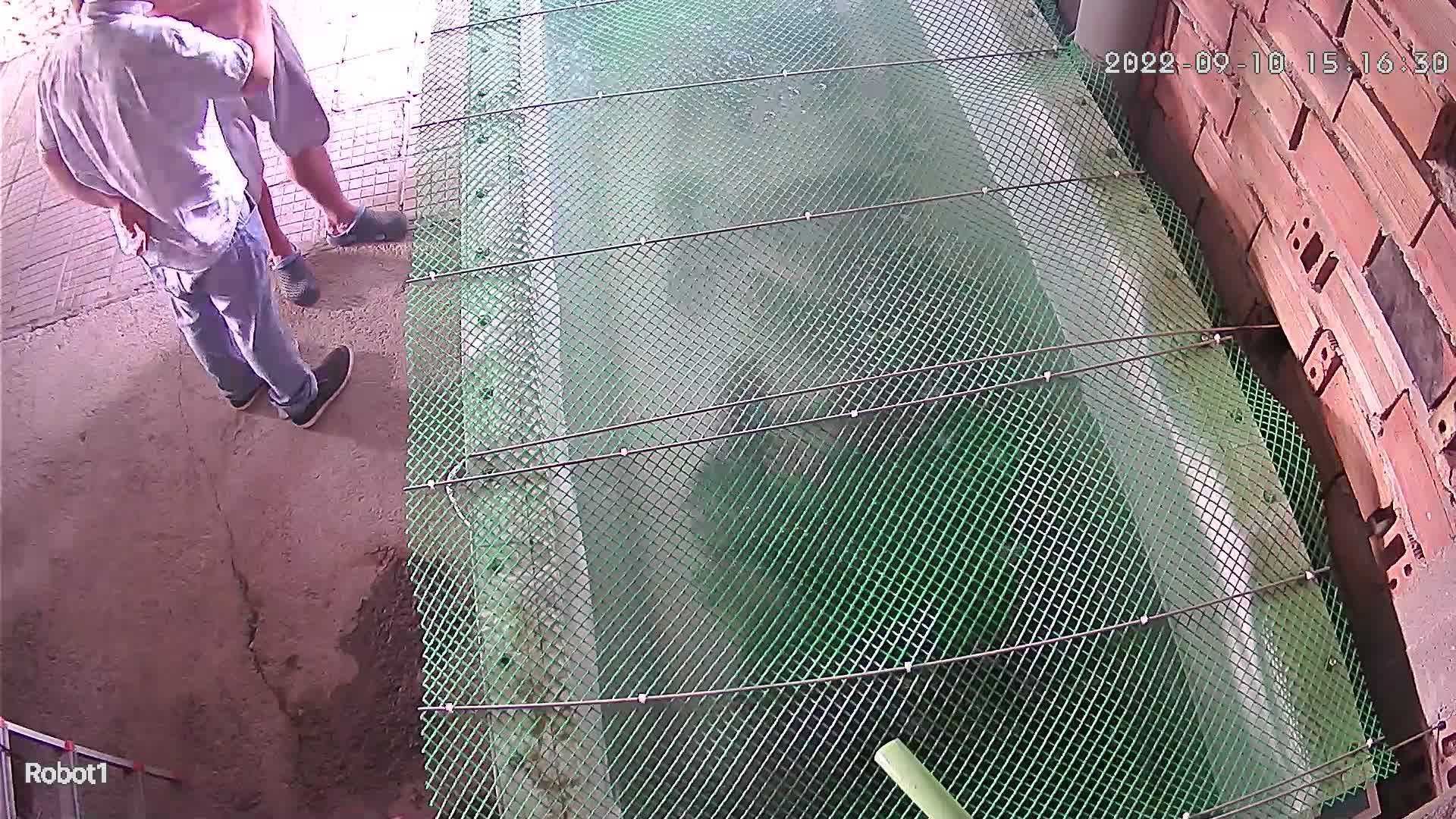 Вана за риба с желязна конструкция