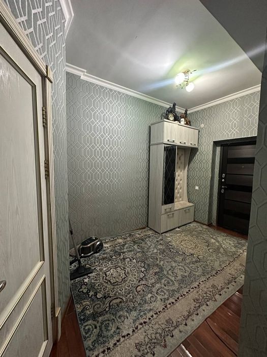 Юнусобод 13 кварталда 3 хоналик квартира сотилади 1 этажда