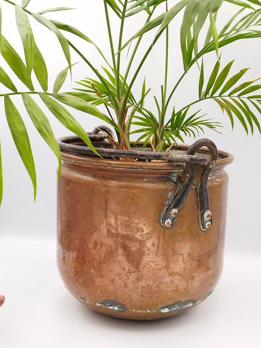 Голямо холандско медно котле, ръчно изковано с дръжка от ковано желязо