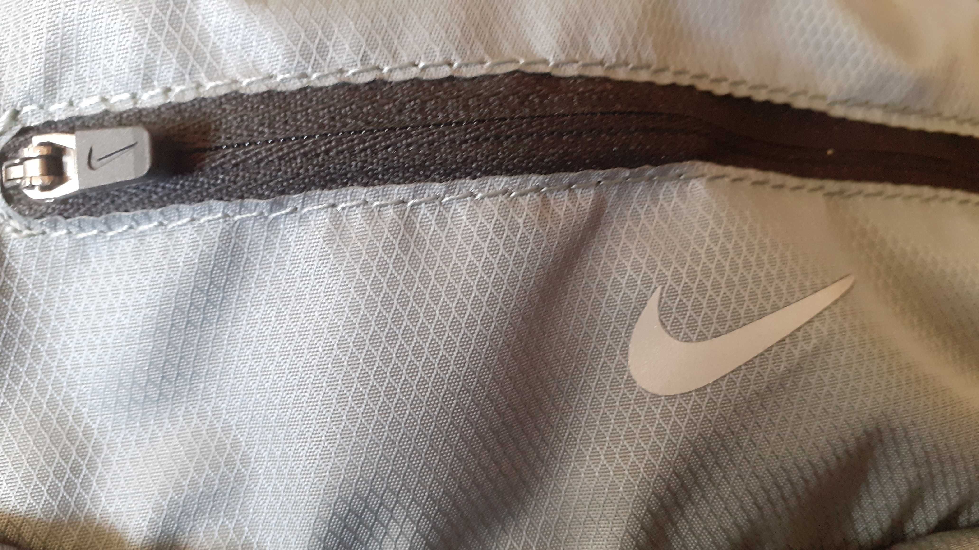 чанта са кръст Nike, нов модел, донесена от САЩ, не е ползвана