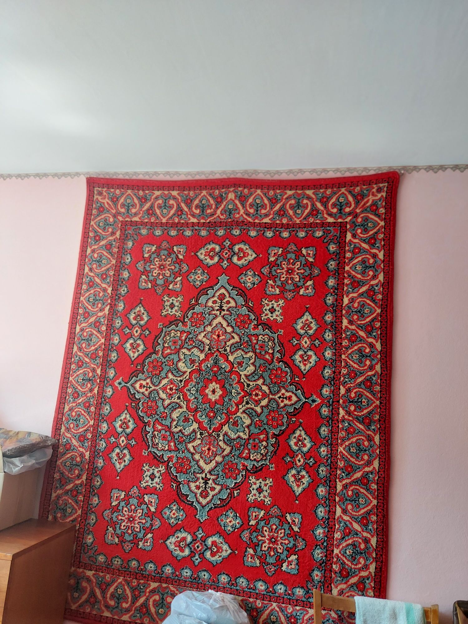 Продаю  ковры разные  ,дорожку,  очень качественные