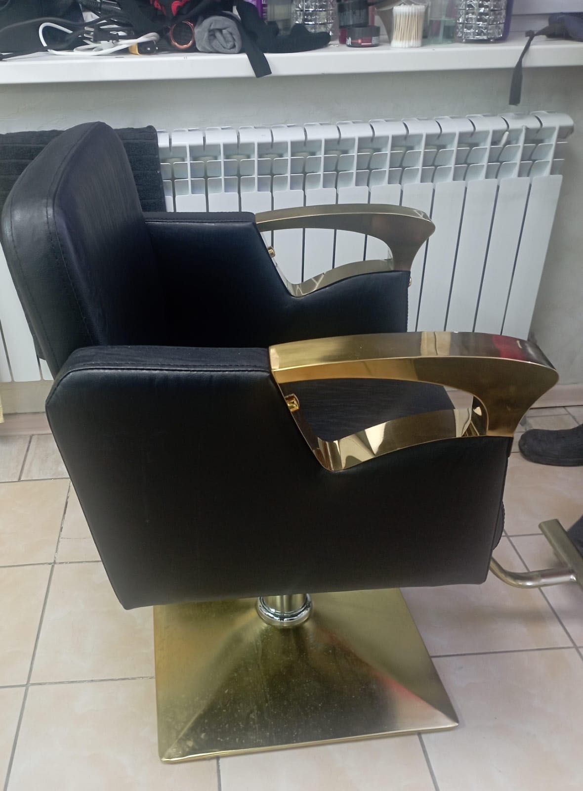 Продам кресло салонное