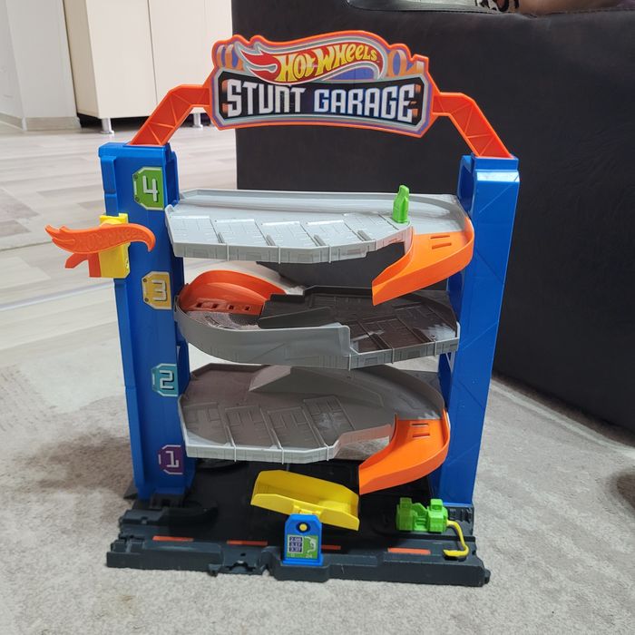 Garaj Hot wheels
