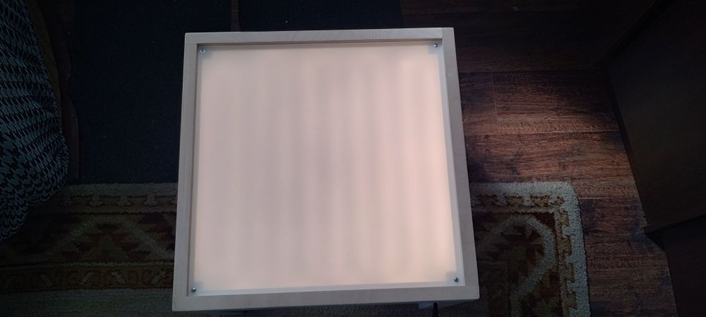 Vand masa luminoasă